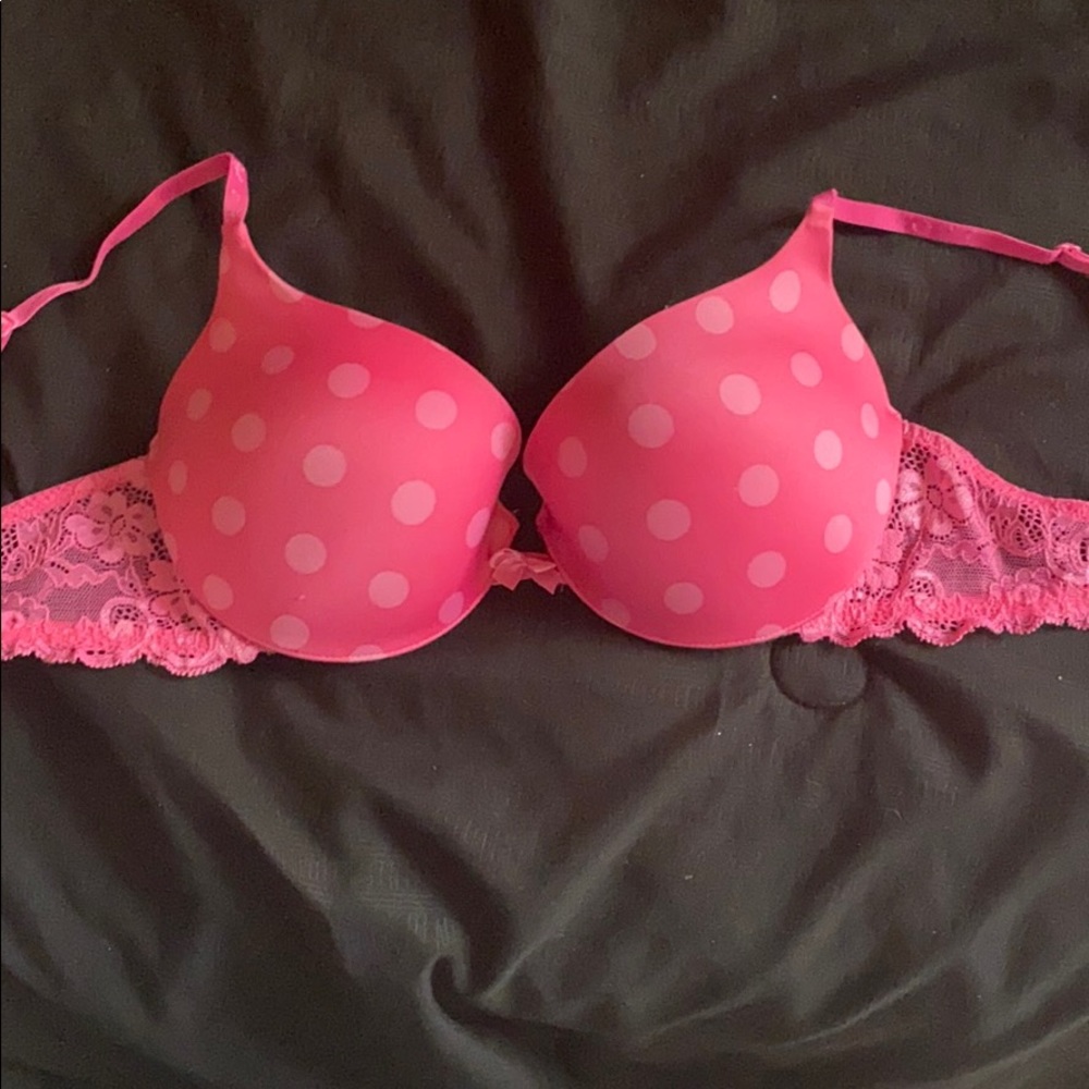 Victoria’s Secrets 34C Angels Bra